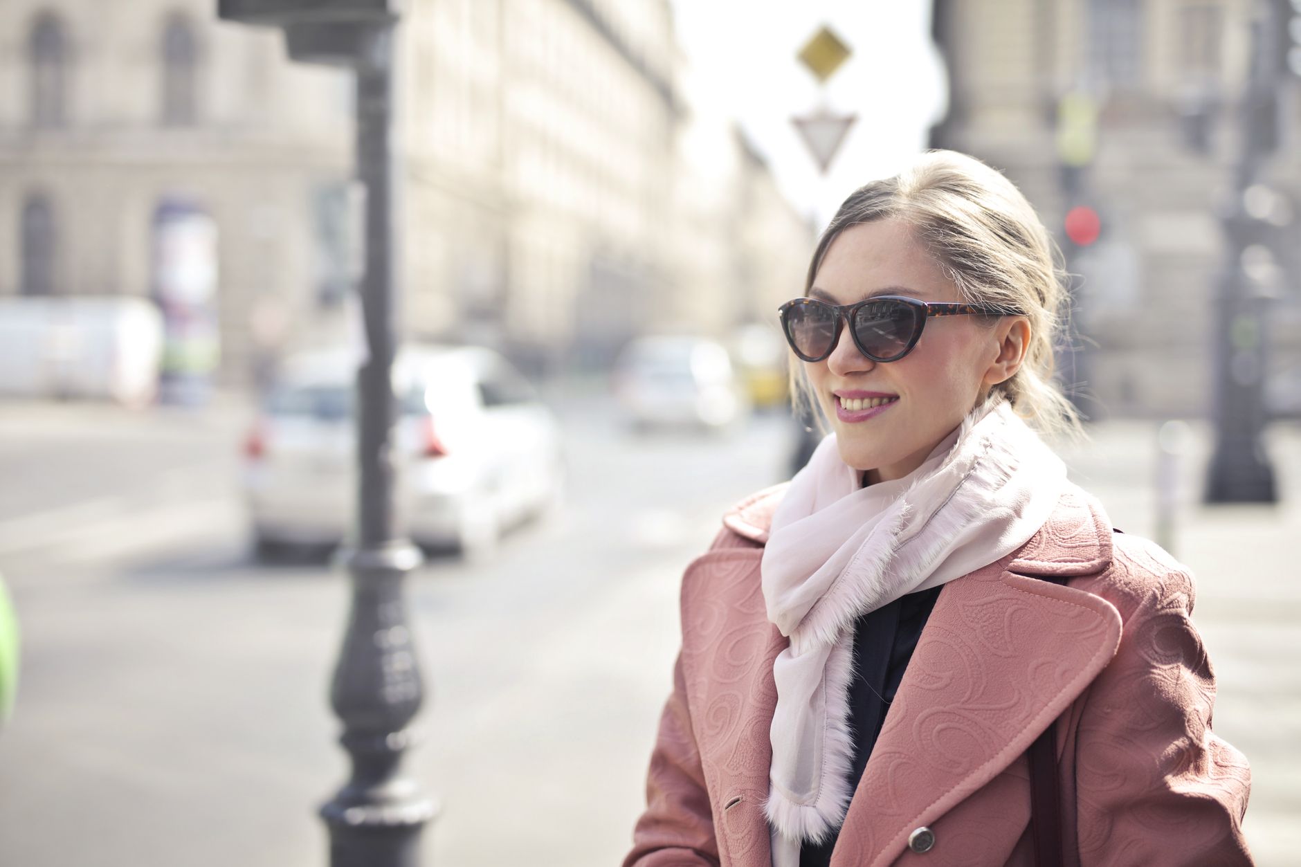 Capsule Wardrobe Switzerland: How to Find Elegant Looks Online