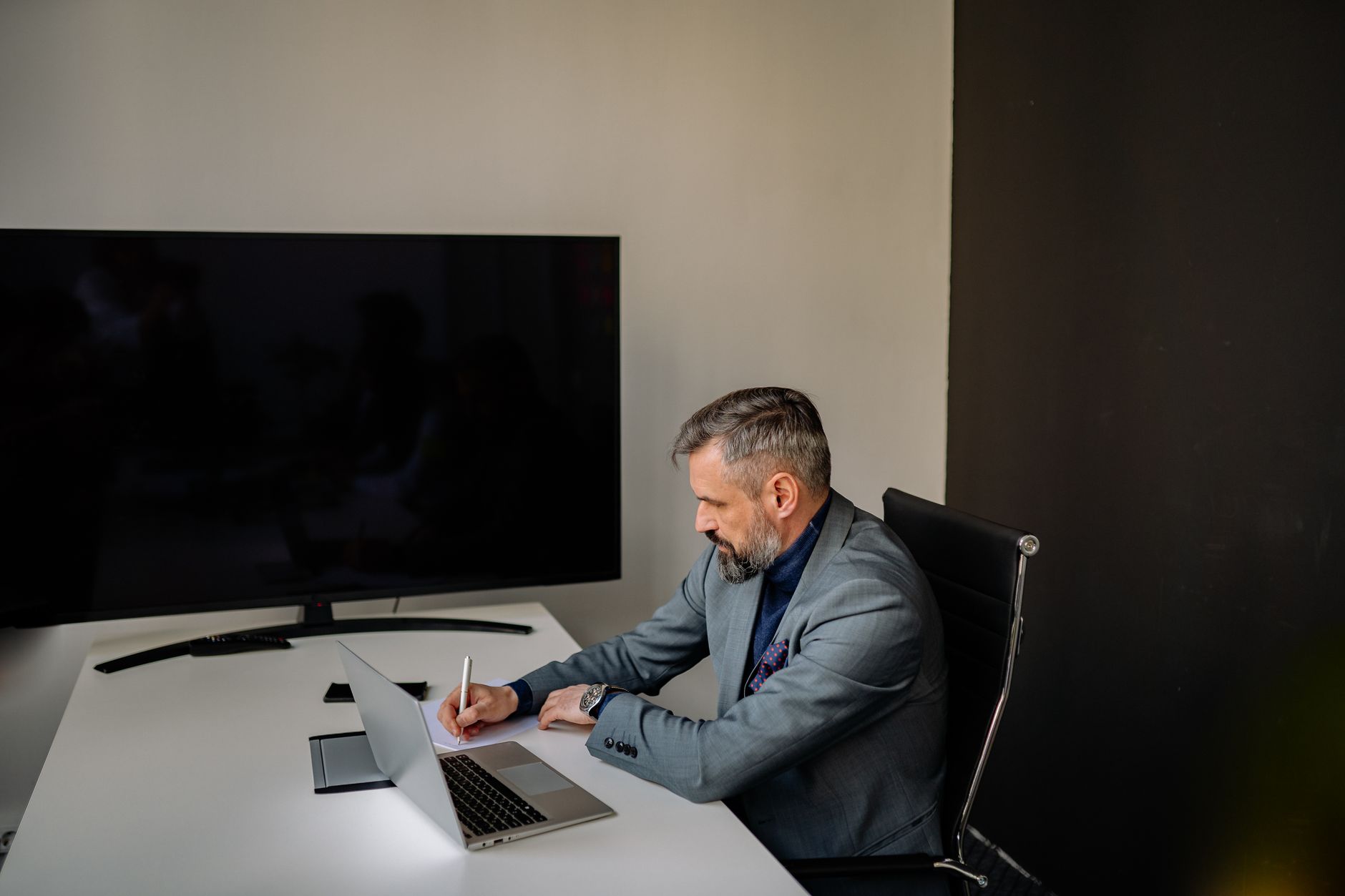 Content marketing budget 2026: SEO vs paid ads spending guide - Professional photography
