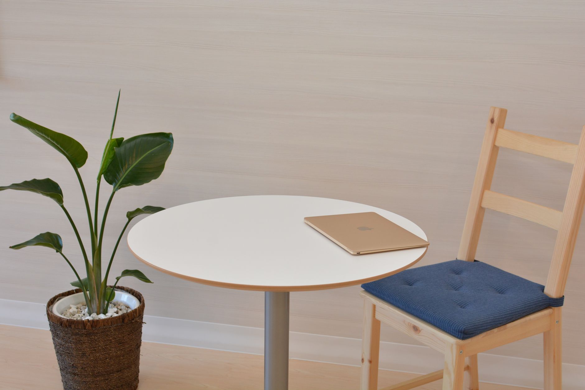 The Focal-Point Rule for Unique Home Accessories That Work