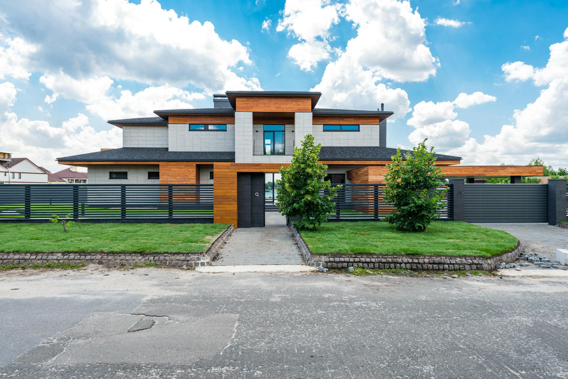 Hoeveel langer staat een villa te koop dan een tussenwoning?
