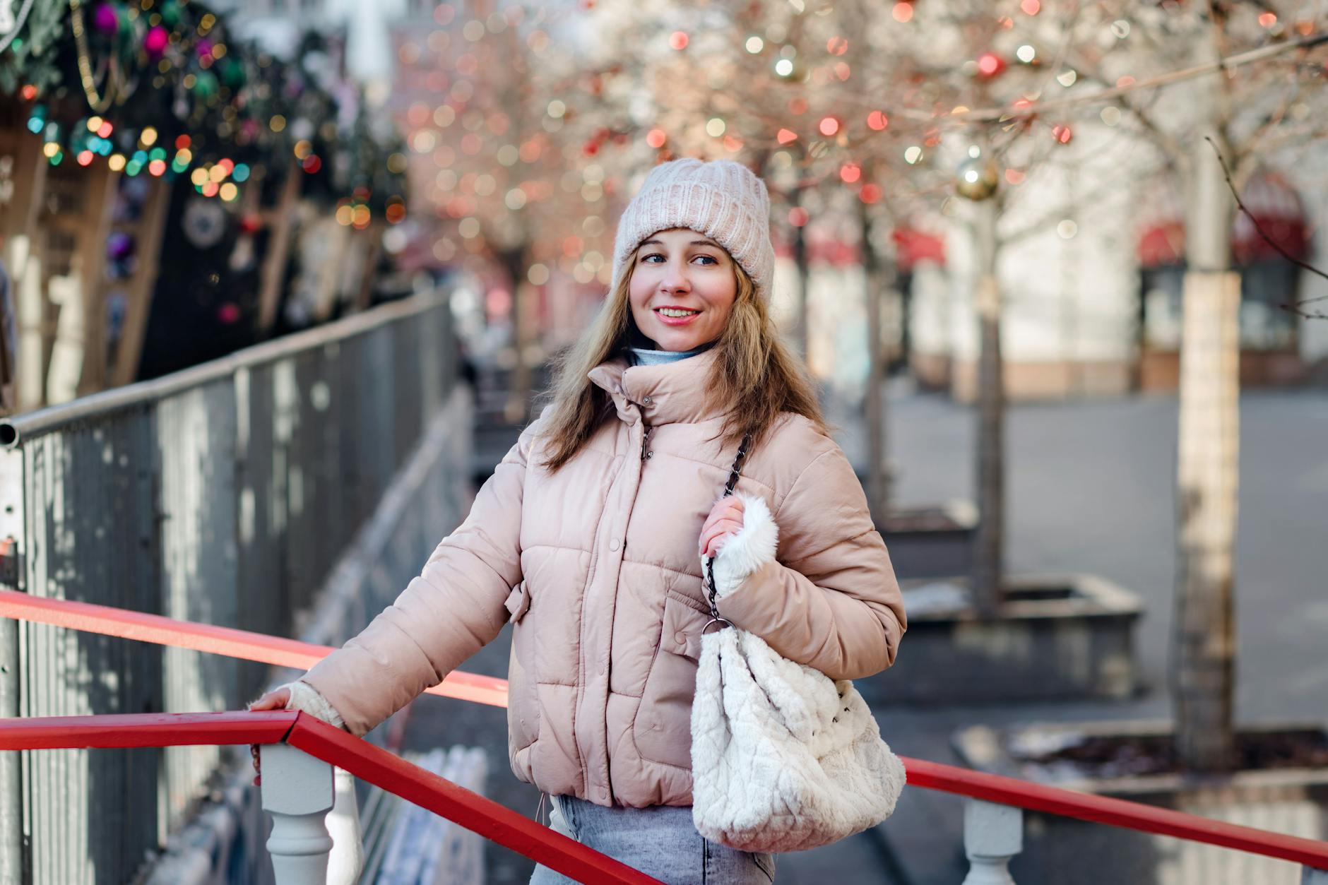 How to Pair Bags and Scarves Elegantly: Style Tips from Lucerne