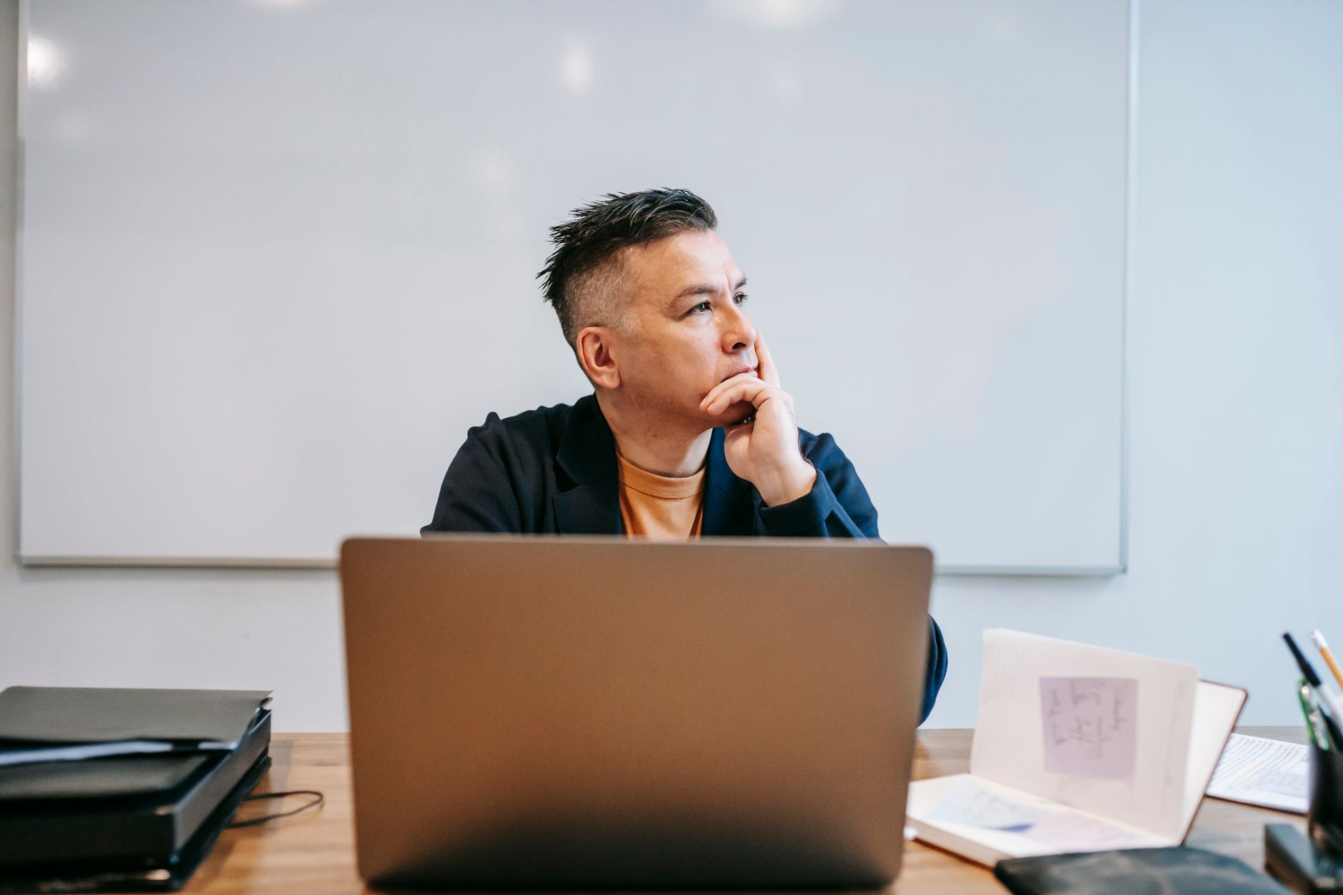 ¿Por qué las suites SEO empresariales tradicionales se quedan cortas ante los buscadores con AI? - Comparativa