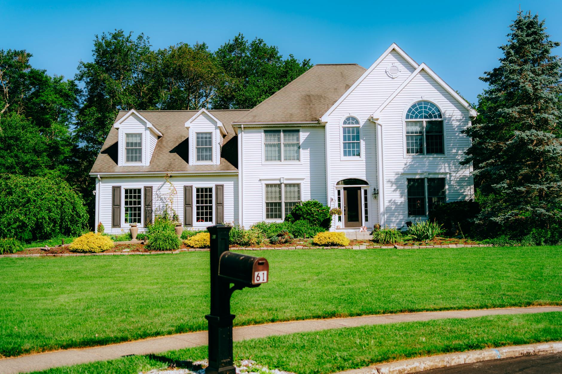 Understanding the problem - Expat-focused residential real estate agency (buying/selling/relocation + mortgage guidance) in the Netherlands