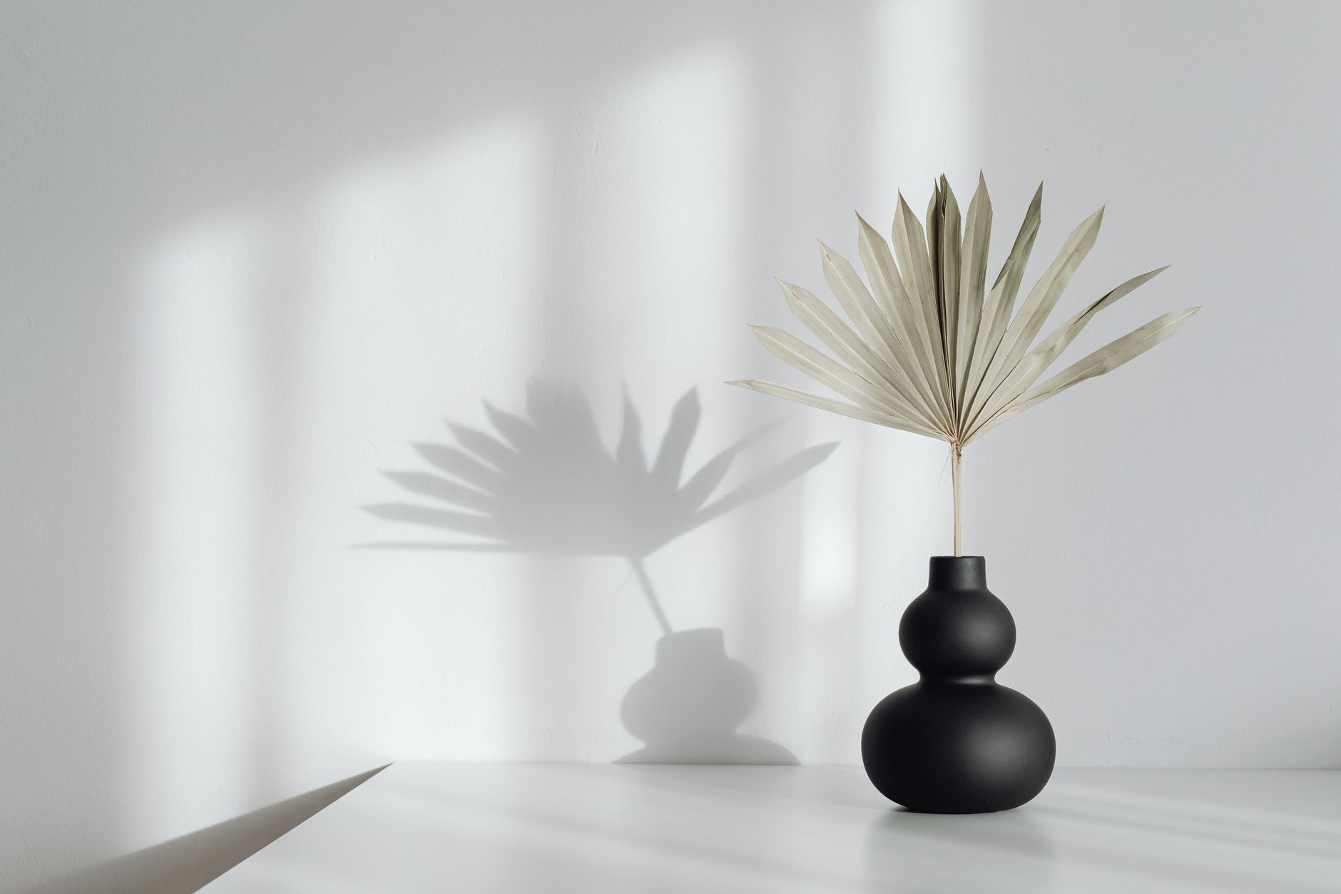 How the 3-5-7 Rule Shapes an Exclusive Home Interior