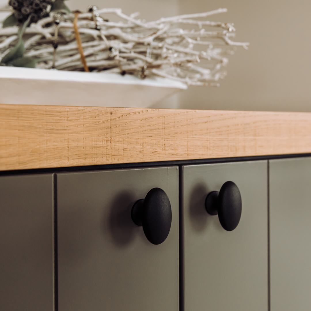 Maatwerkkasten onder een schuin dak: slim benutten van ruimte