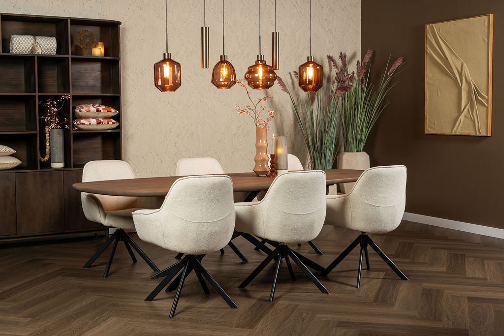 Waarom eetkamerstoelen testen in 3D een miskoop voorkomt (en geld bespaart)