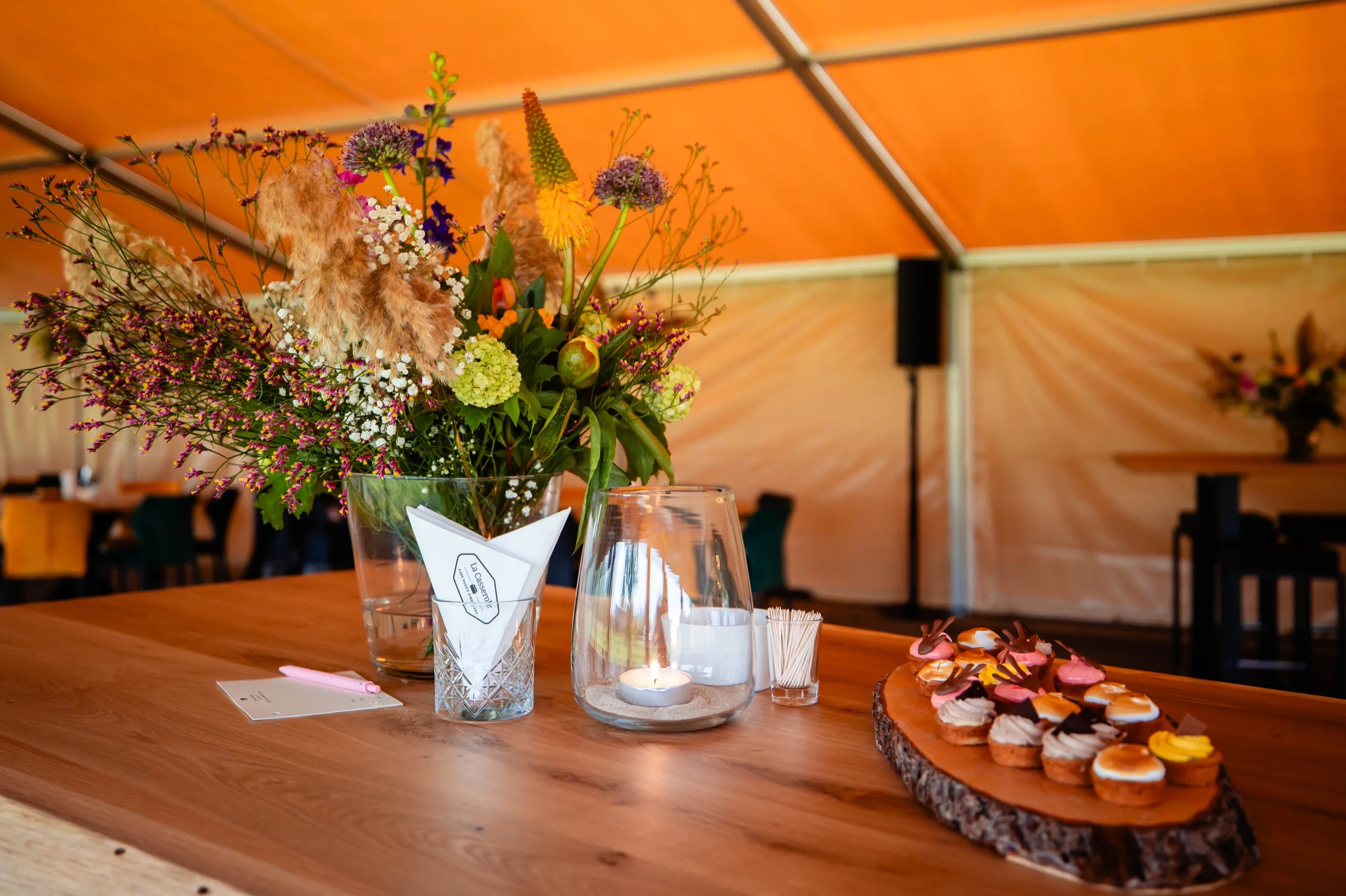 Wat is borrelhapjes catering precies? (Services)