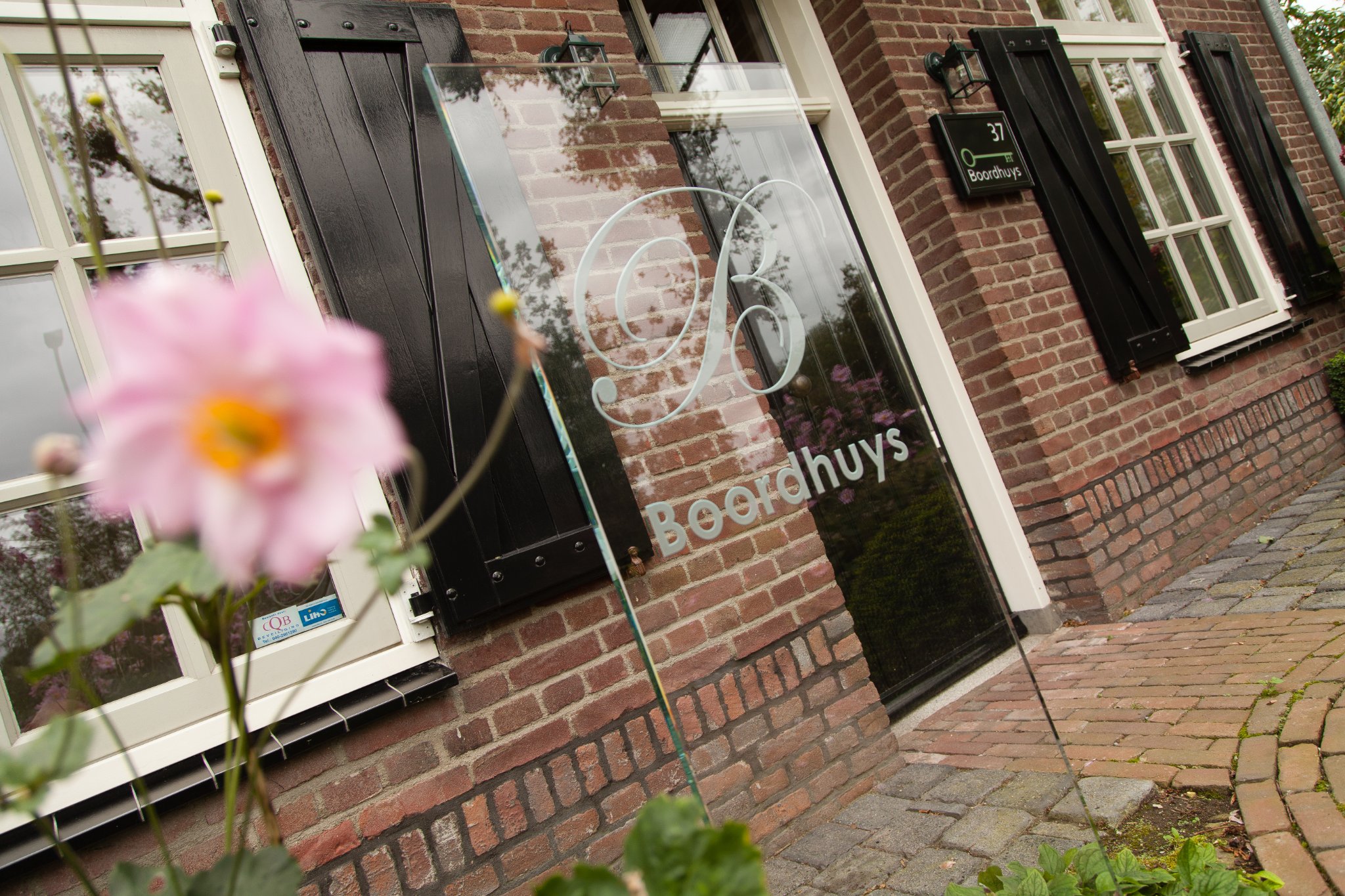 Nuenen of centrum Eindhoven vergaderen: wat wint op focus, parkeren en bereikbaa